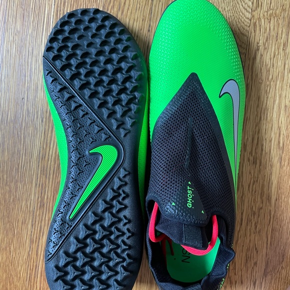 Nike Phantom Vision Soccer - Picture 2 of 4
